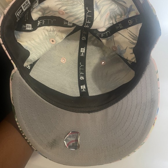 Florida Marlins 9Fifty Cooperstown Collection Floral Beach Hawaiian Snapback Hat - Picture 6 of 10